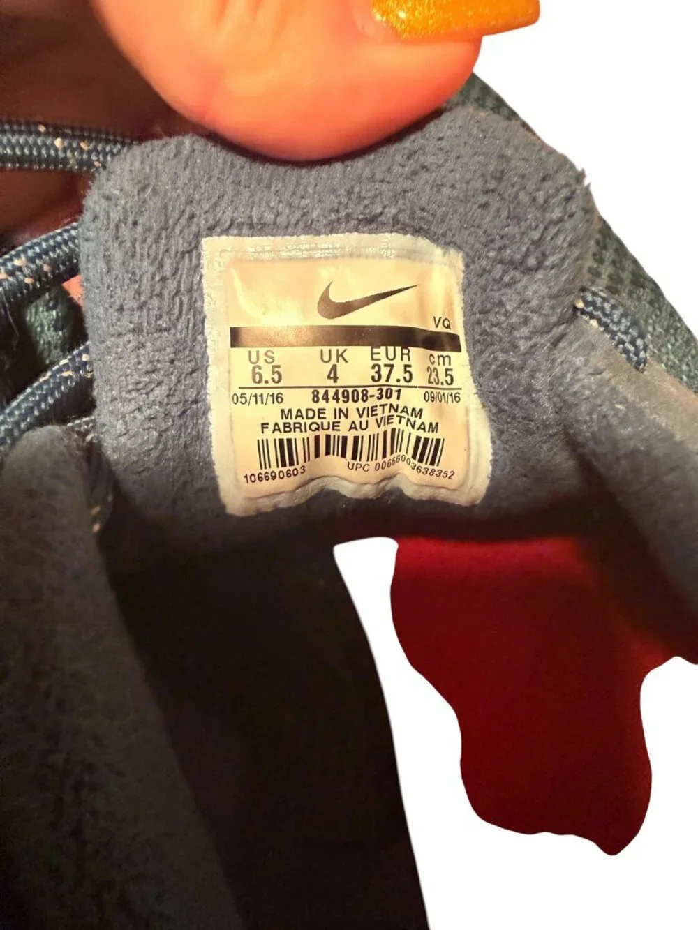 Nike Size 6.5 Athletic Running Sneakers with Mesh Upper